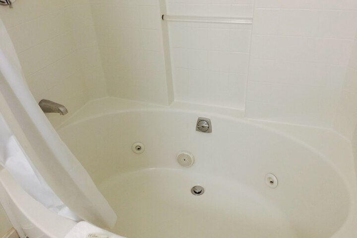 Room 16 of 26