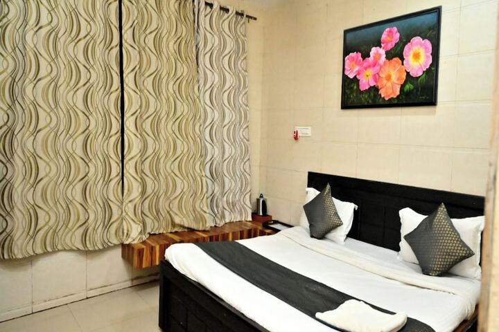 Room 4 of 20