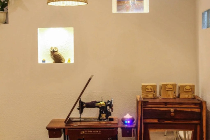 Room 4 of 7