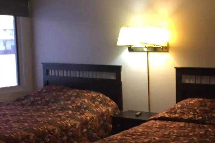 Room 4 of 4