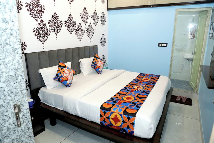 Room 15 of 25