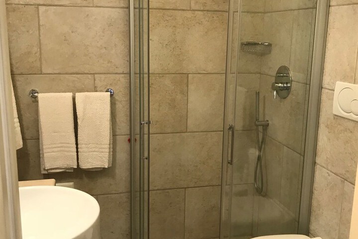 Room 16 of 52