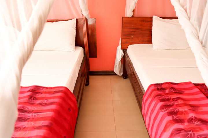 Room 4 of 84