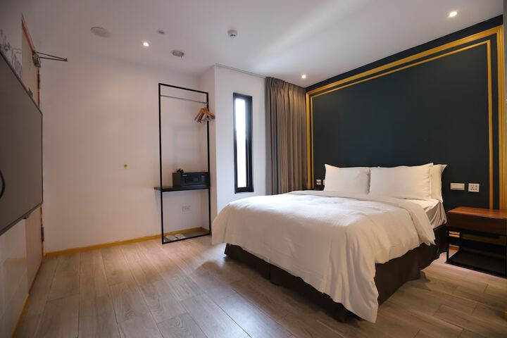 Room 13 of 129