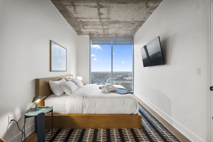 Room 73 of 860