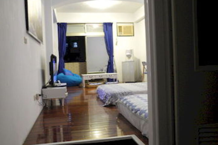 Room 5 of 43
