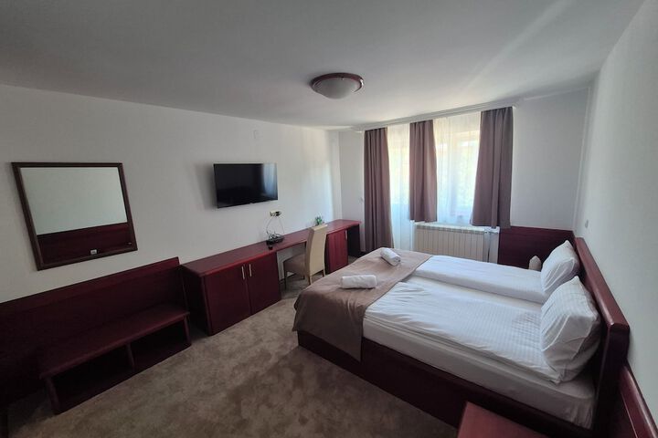 Room 5 of 35