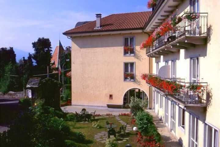 Hotel Exterior 59 of 64
