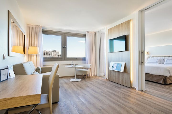 Room 32 of 125