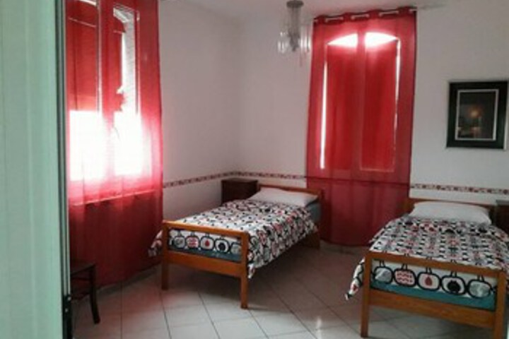 Room 14 of 22