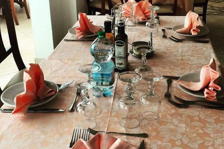 Dining 10 of 35