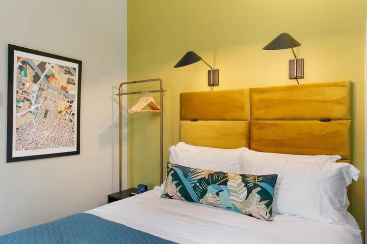 Room 40 of 164
