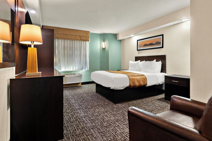 Room 10 of 26