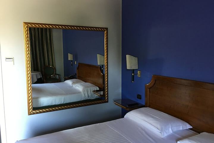 Room 14 of 110