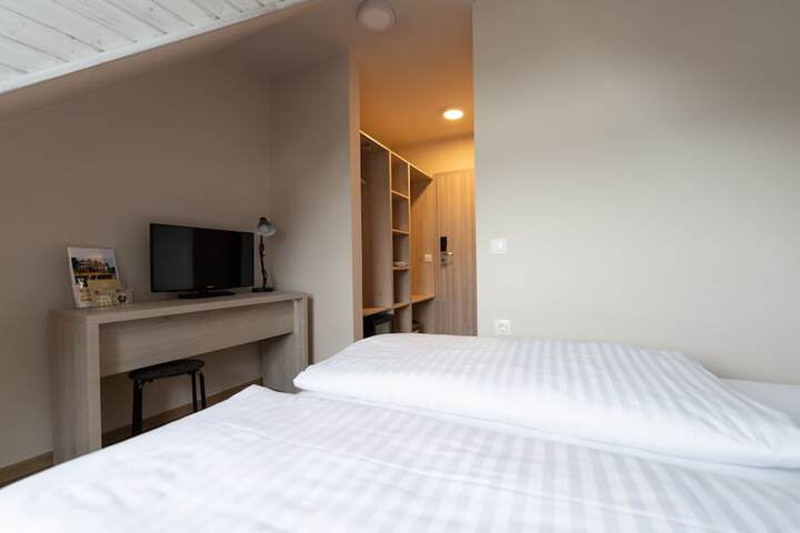 Room 63 of 138