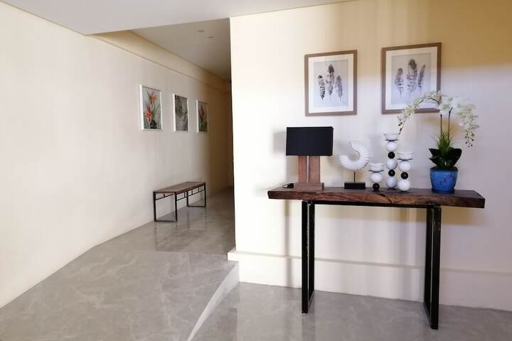 Ballroom/Hall 22 of 27