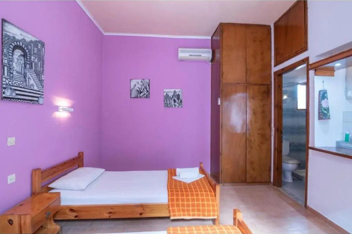 Room 3 of 13