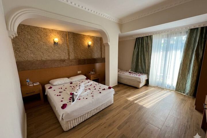 Room 2 of 19