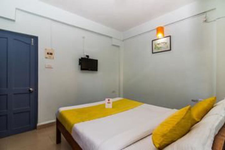 Room 12 of 18