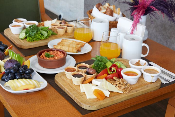 Breakfast/Coffee Service 23 of 36