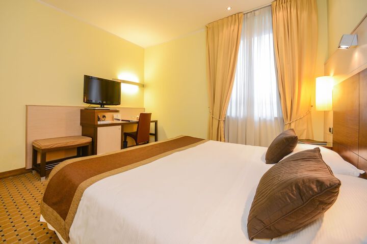 Room 26 of 111