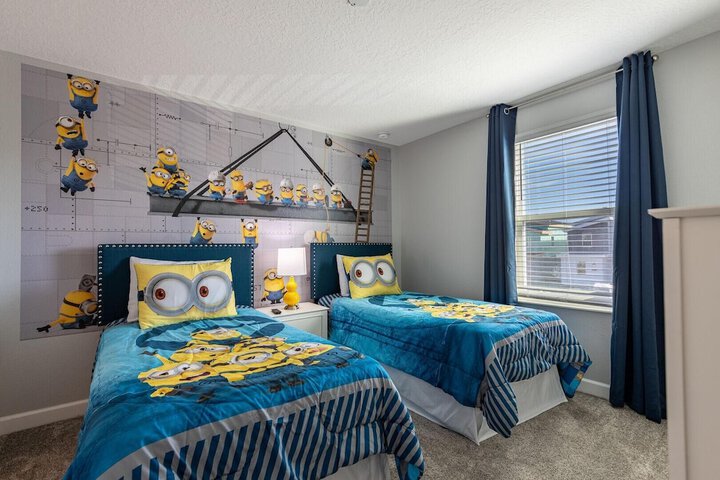 Room 7 of 32