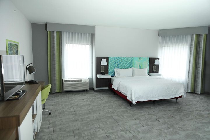 1 King with Sofa Bed Microwave, Refrigerator (12 of 29)