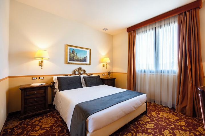 Room 35 of 128