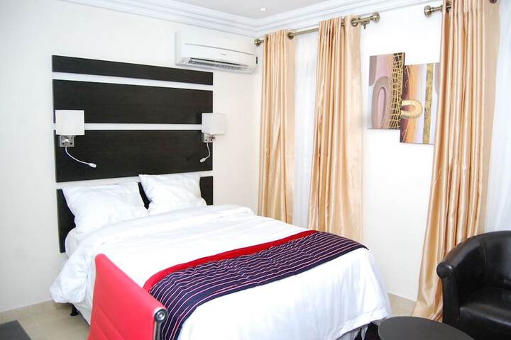 Room 7 of 27