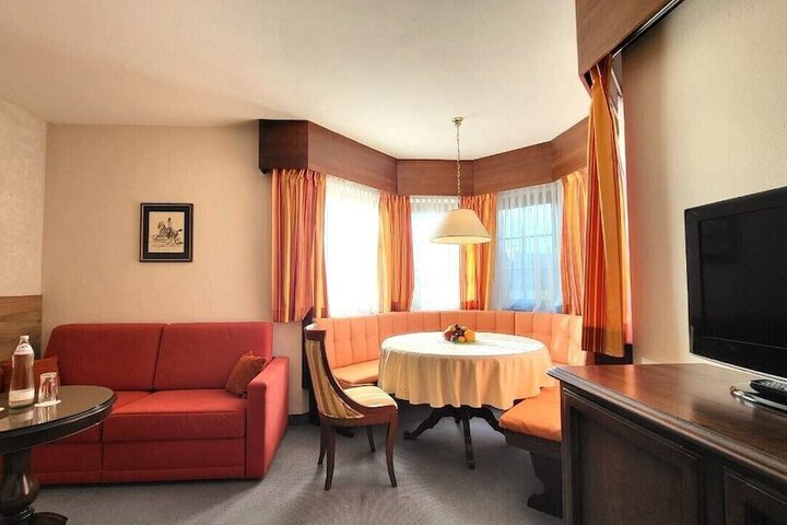 Room 24 of 119