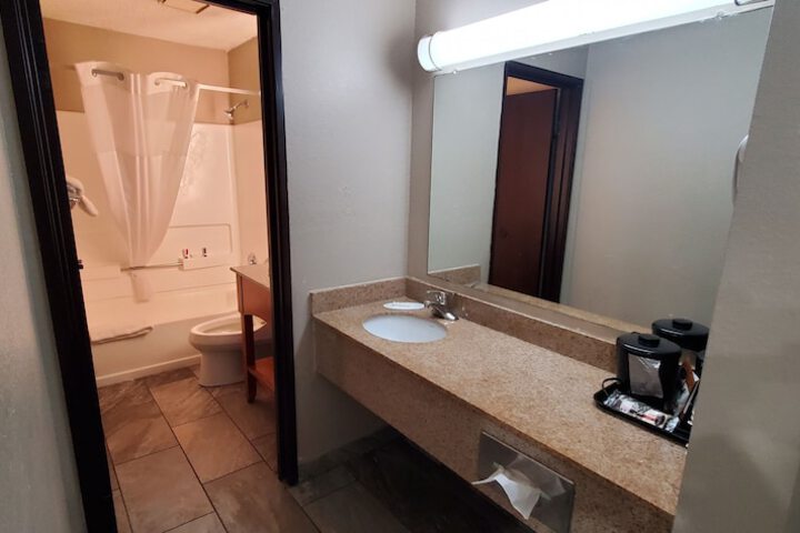 1 Queen Bed Mobility Accessible (8 of 10)