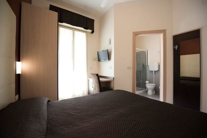 Room 21 of 24