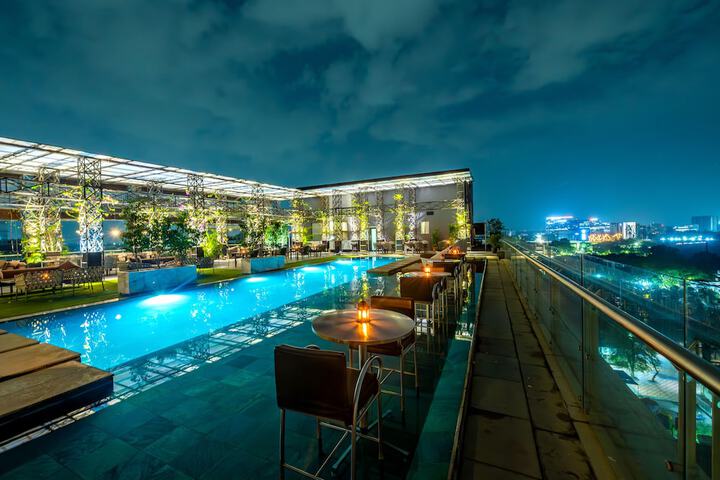Pool 43 of 77