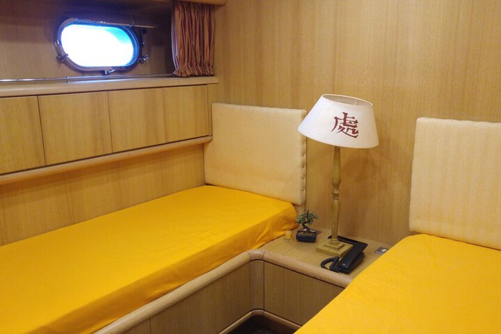 Room 10 of 39