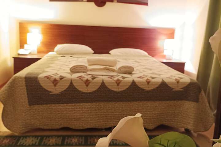 Room 4 of 41