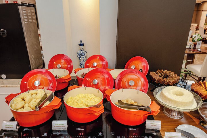 Breakfast/Coffee Service 195 of 240