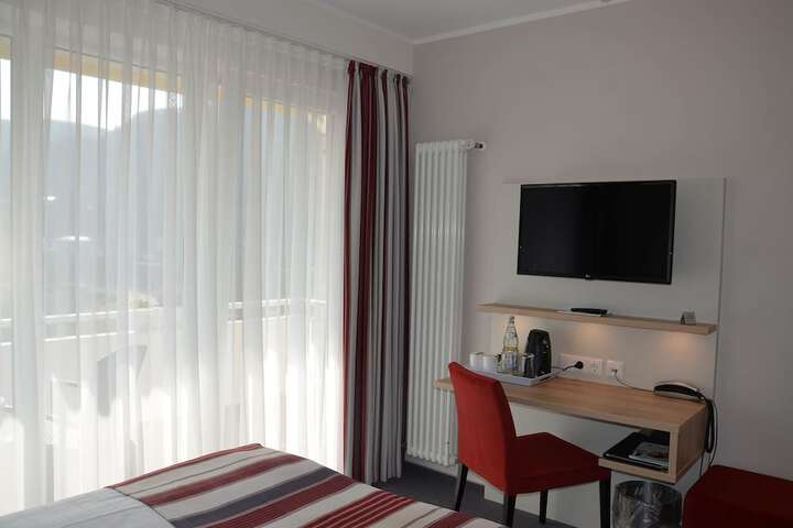 Room 9 of 53