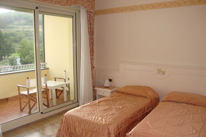 Room 3 of 56