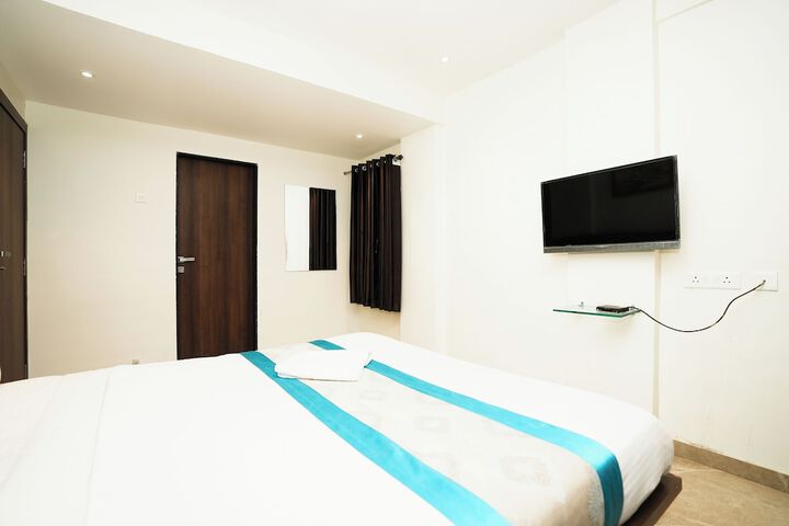 Room 16 of 48