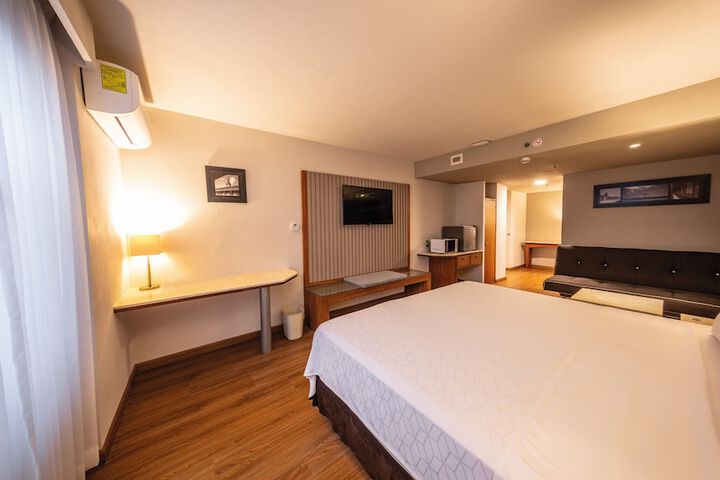 Room 30 of 86
