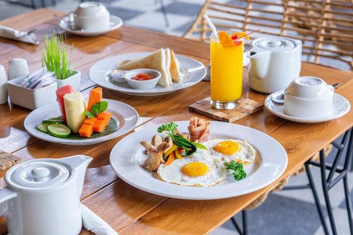 Breakfast/Coffee Service 24 of 26