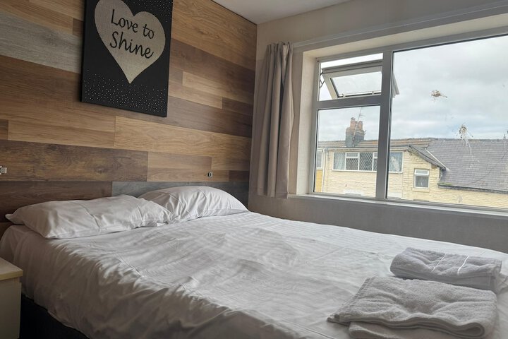 Room 15 of 156