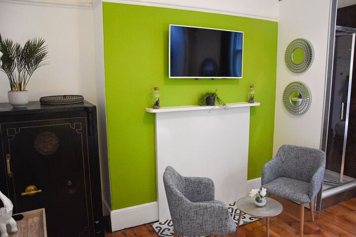 Room 10 of 46