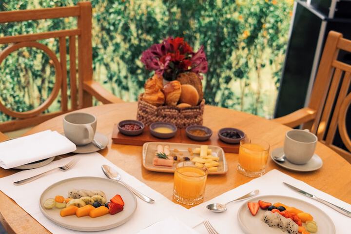 Breakfast/Coffee Service 107 of 134