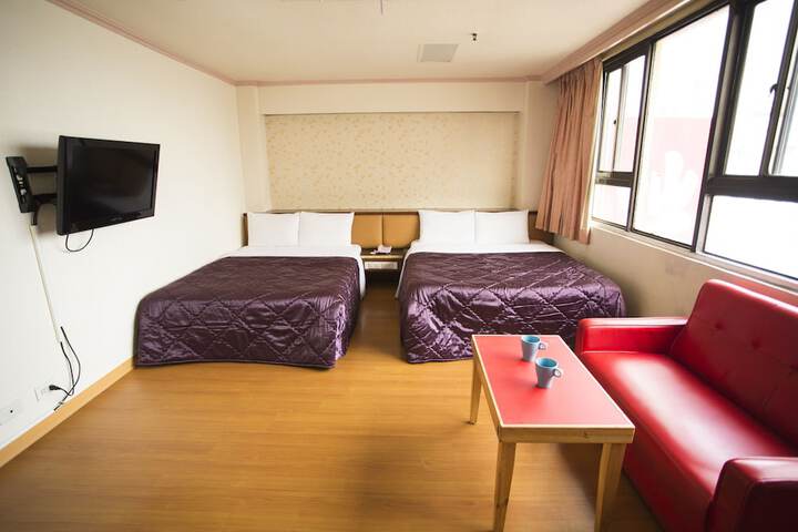 Room 4 of 38