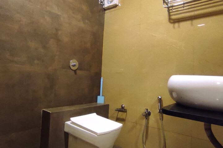 Room 35 of 44