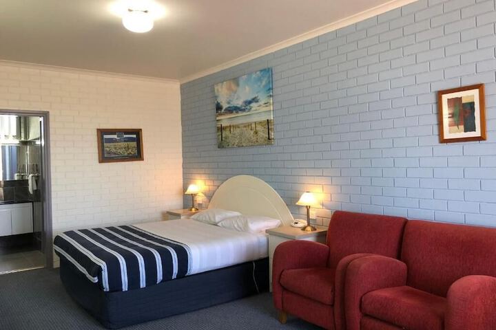 Room 8 of 79