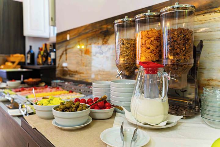 Breakfast/Coffee Service 89 of 140