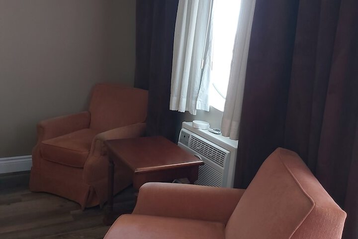 Room 51 of 76