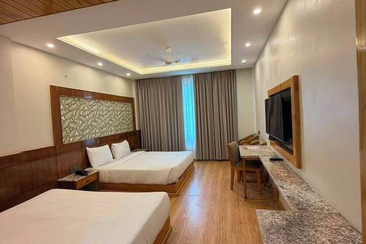 Room 34 of 144